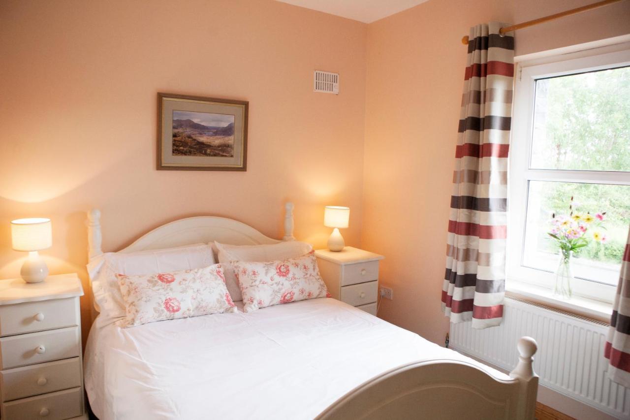 Inviting 4-Bed House In Strokestown Villa Exterior photo