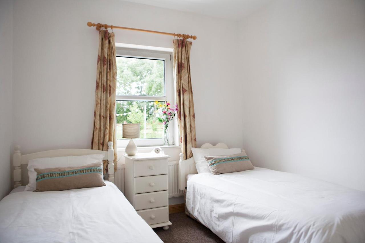 Inviting 4-Bed House In Strokestown Villa Exterior photo