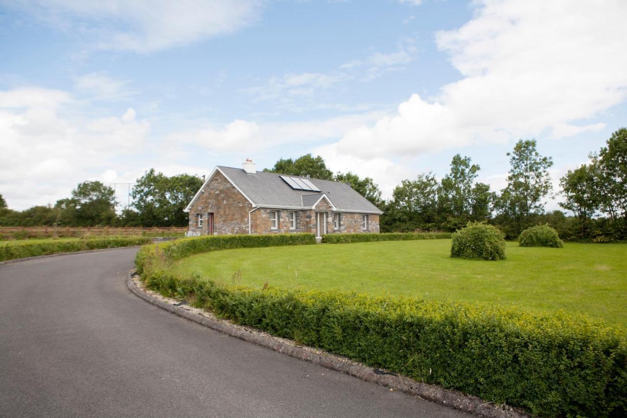 Inviting 4-Bed House In Strokestown Villa Exterior photo